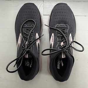 Brooks Ghost 13 Women’s Running Shoe, size 10.5